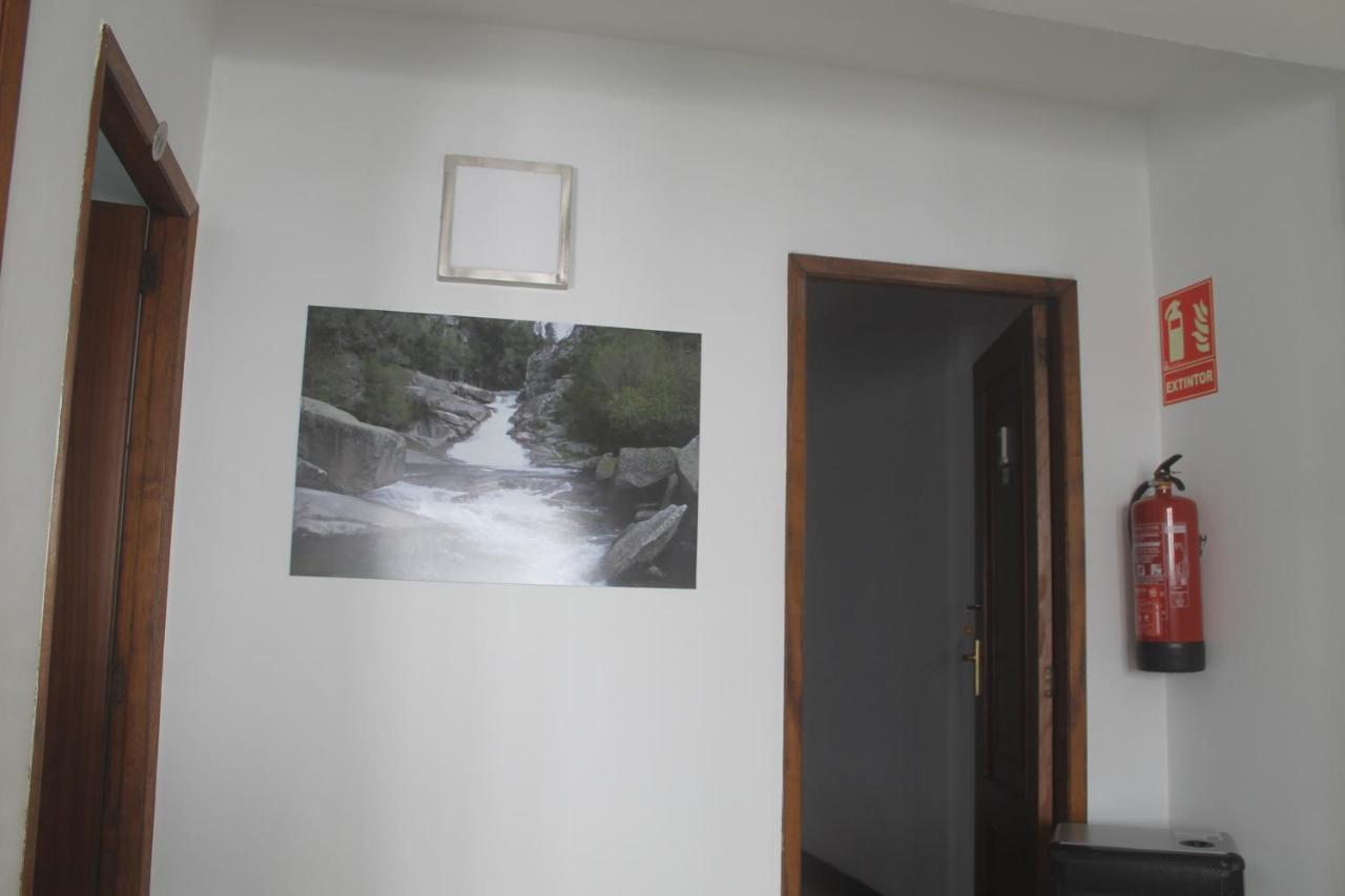 Pensión Río Umia Caldas De Reis Exterior foto